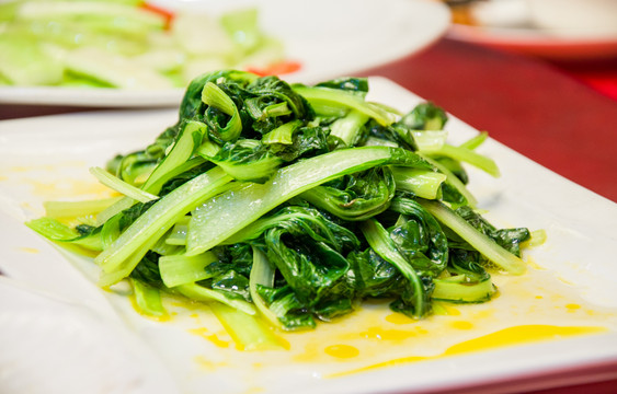 闲却画阑风意,梦云归处"南浔"